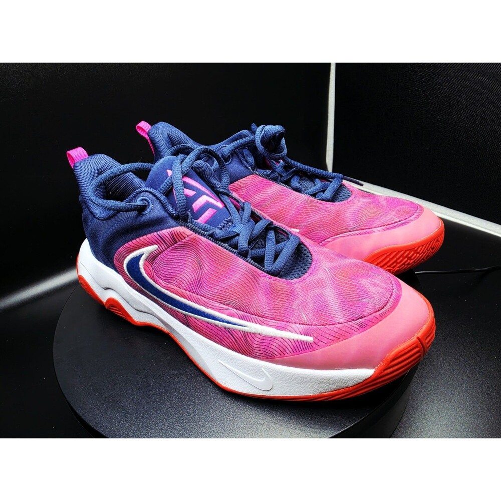Nike Giannis immortality SIZE US 7 Women/ 5.5 Y